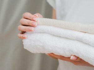 close-up-towels-held-hands (1)